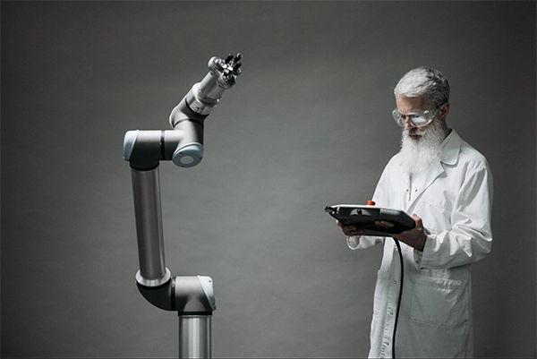 Man and Robot