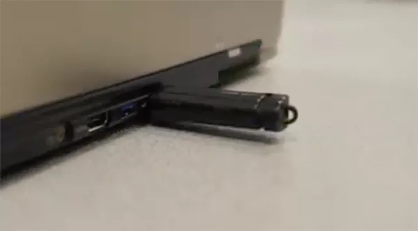 Insert that bootable USB